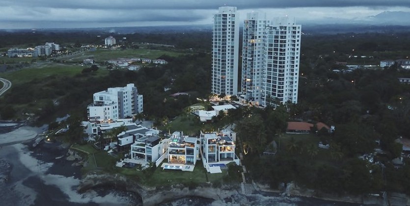 Rio Mar Beach Front home in Panama