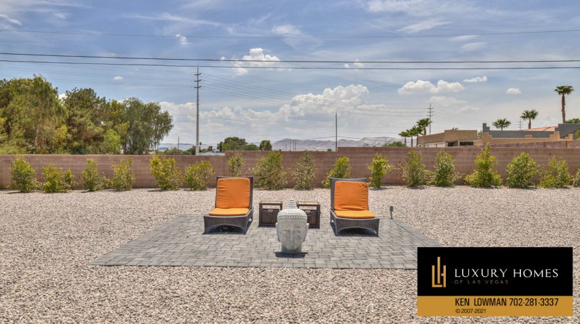 outdoor loungers at Southwest Home for Sale, 3675 W Torino Ave, Las Vegas