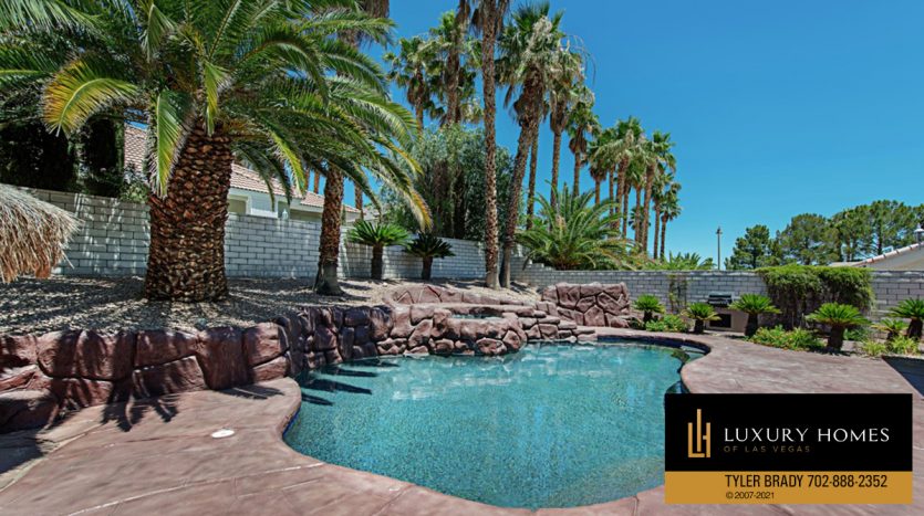 pool at Regency at The Lakes home for sale, 9904 Aspen Knoll Ct, Las Vegas