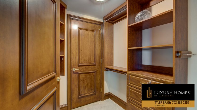 storage at Turnberry Place home for sale, 2857 Paradise Rd 703, Las Vegas
