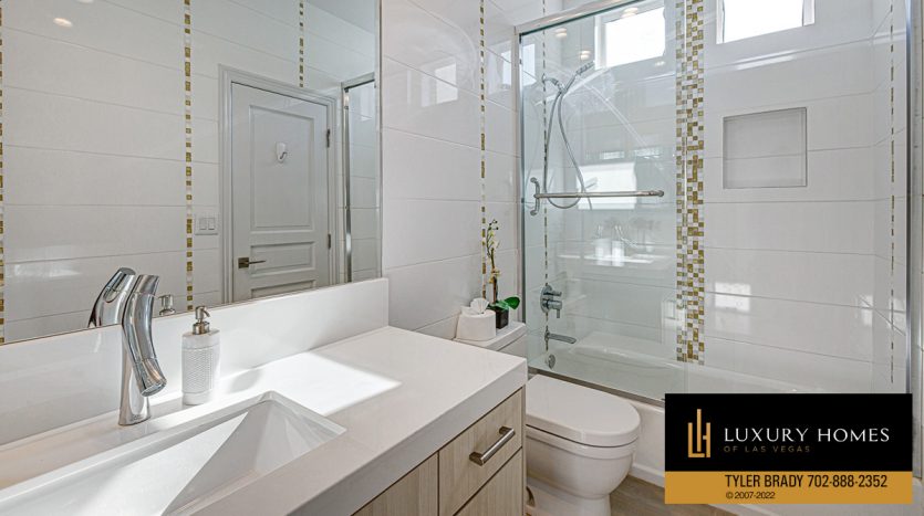 Bathroom at Las Vegas luxury home for sale, 8104 Via Del Cerro Court