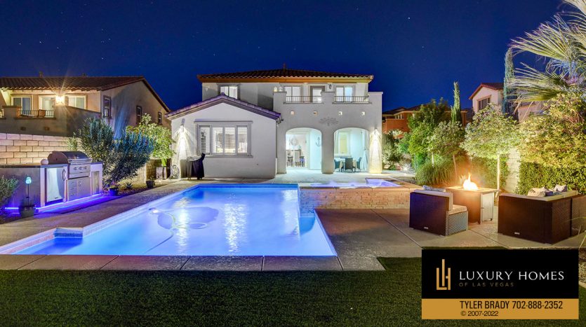 poolside at Paseos at Summerlin home for sale, 640 Hayborn Meadows St, Las Vegas, NV 89138