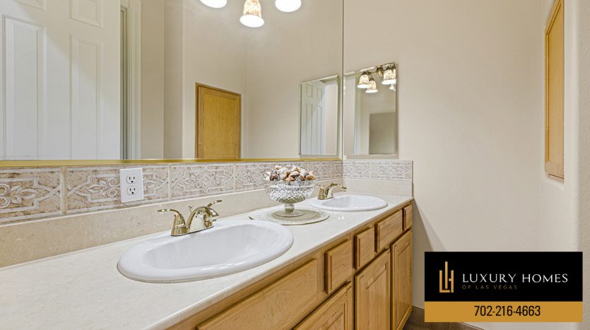 Bathroom at Tuscan Ridge Home for sale, 4720 Clay Peak Drive, Las Vegas, Nevada 89129