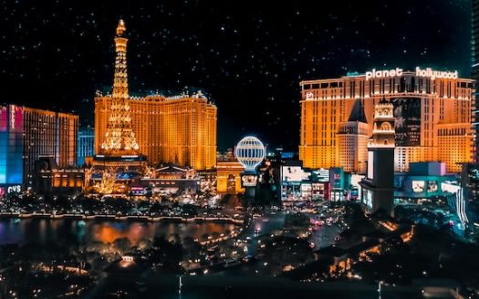 photo of Las Vegas at night – one of the reasons why Las Vegas is the Perfect Destination for Luxury Living